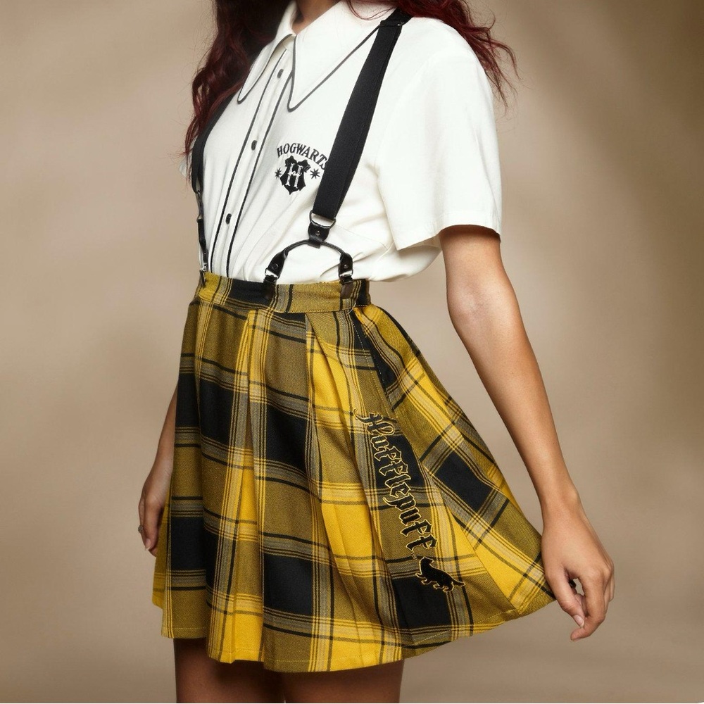 NWT HARRY POTTER HOT TOPIC Hufflepuff Pleated Suspender Skirt XL